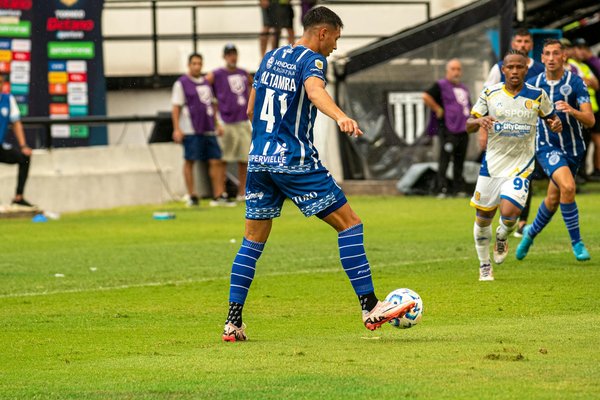 Enhance your boxing prowess: master head movement strategies for uk fighters